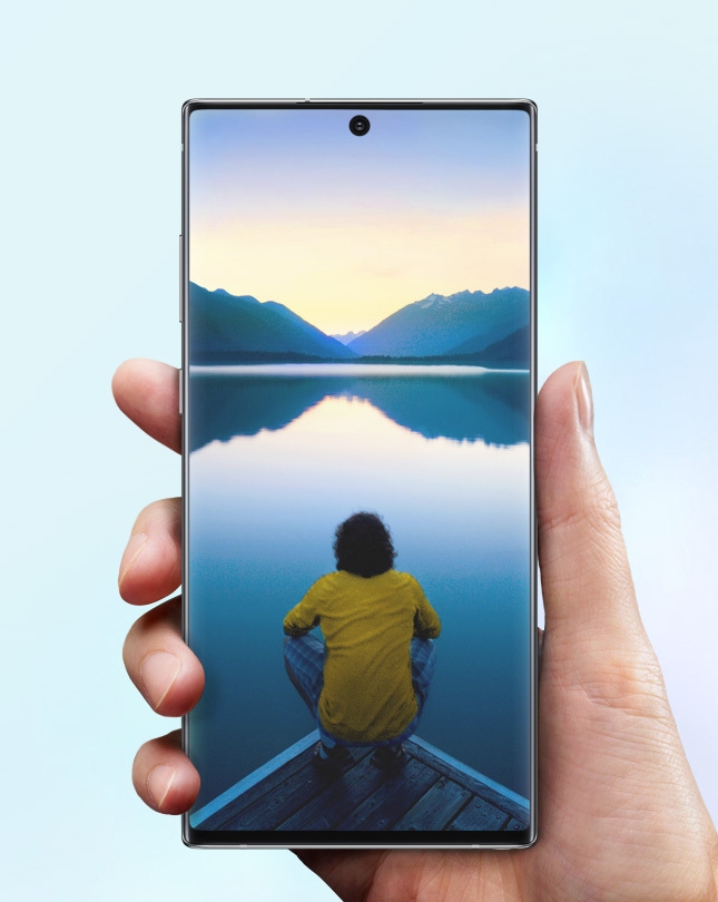 Immersive display of Samsung Galaxy Note 10 Plus